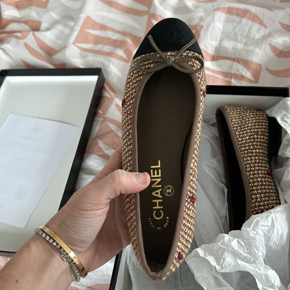 Chanel tweed ballet flats, size 36. Never worn. Dust bags and box included. - Picture 3 of 7